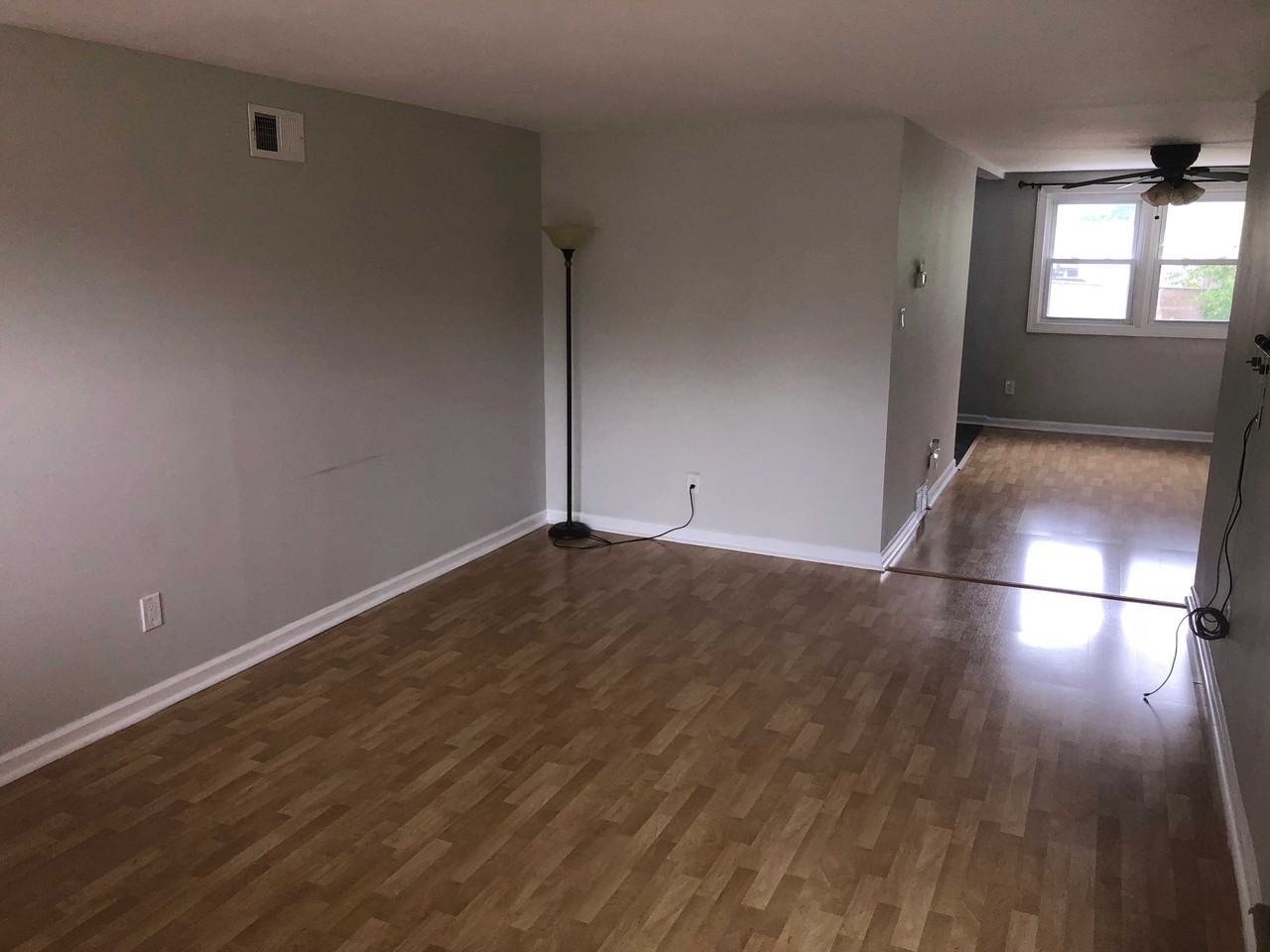 1074 N Academy Ave - Photo 2 of 10