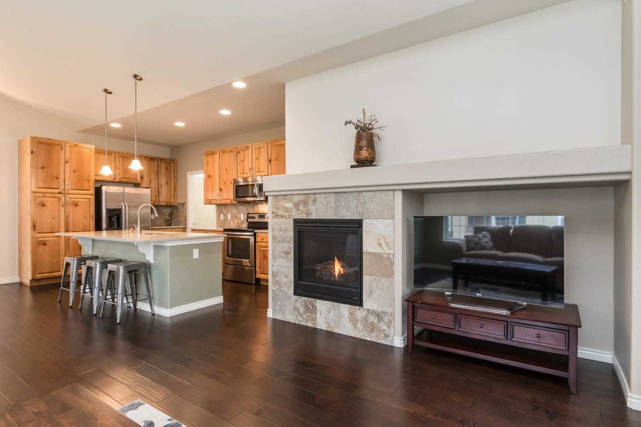 11963 W Long Cir - Photo 2 of 24