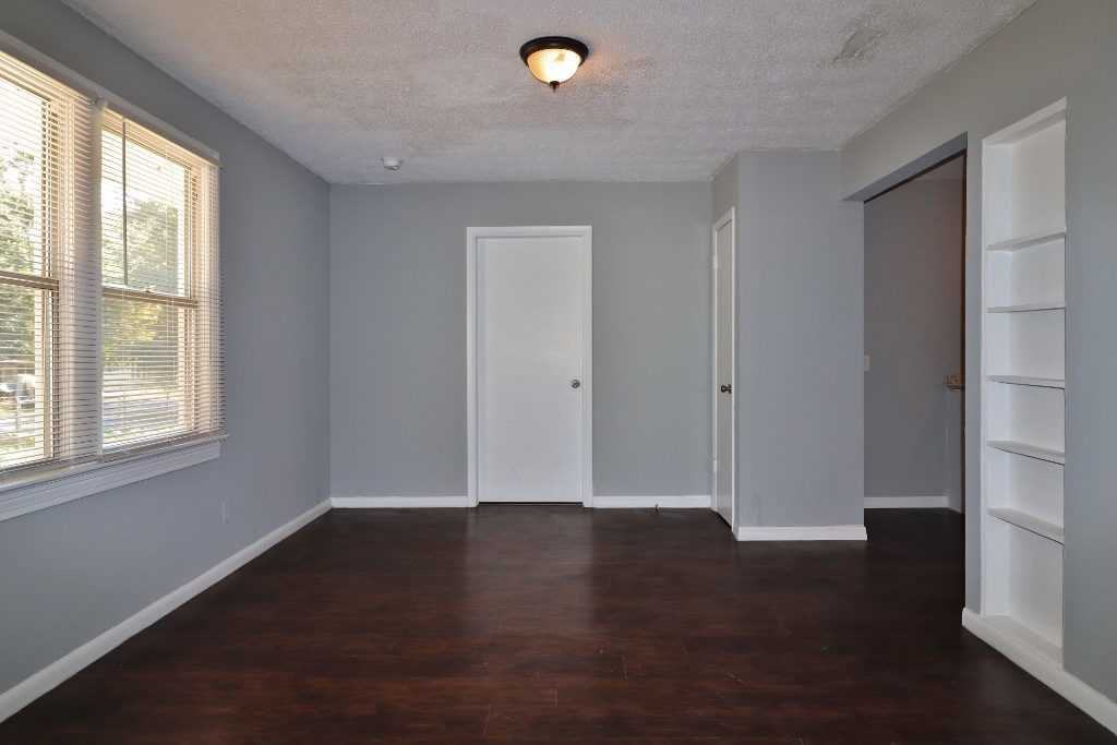 2364 2nd Ave - Photo 3 of 10