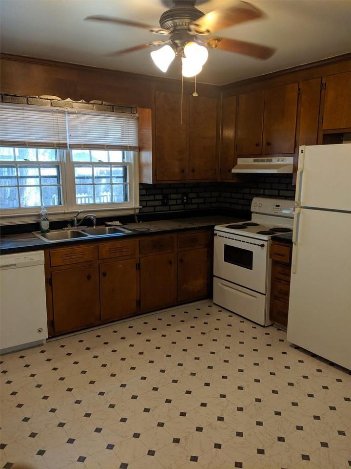 46 Gainsborough Place - Photo 3 of 14