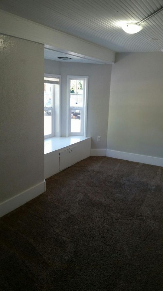 1115 N 2nd St A #A - Photo 2 of 16
