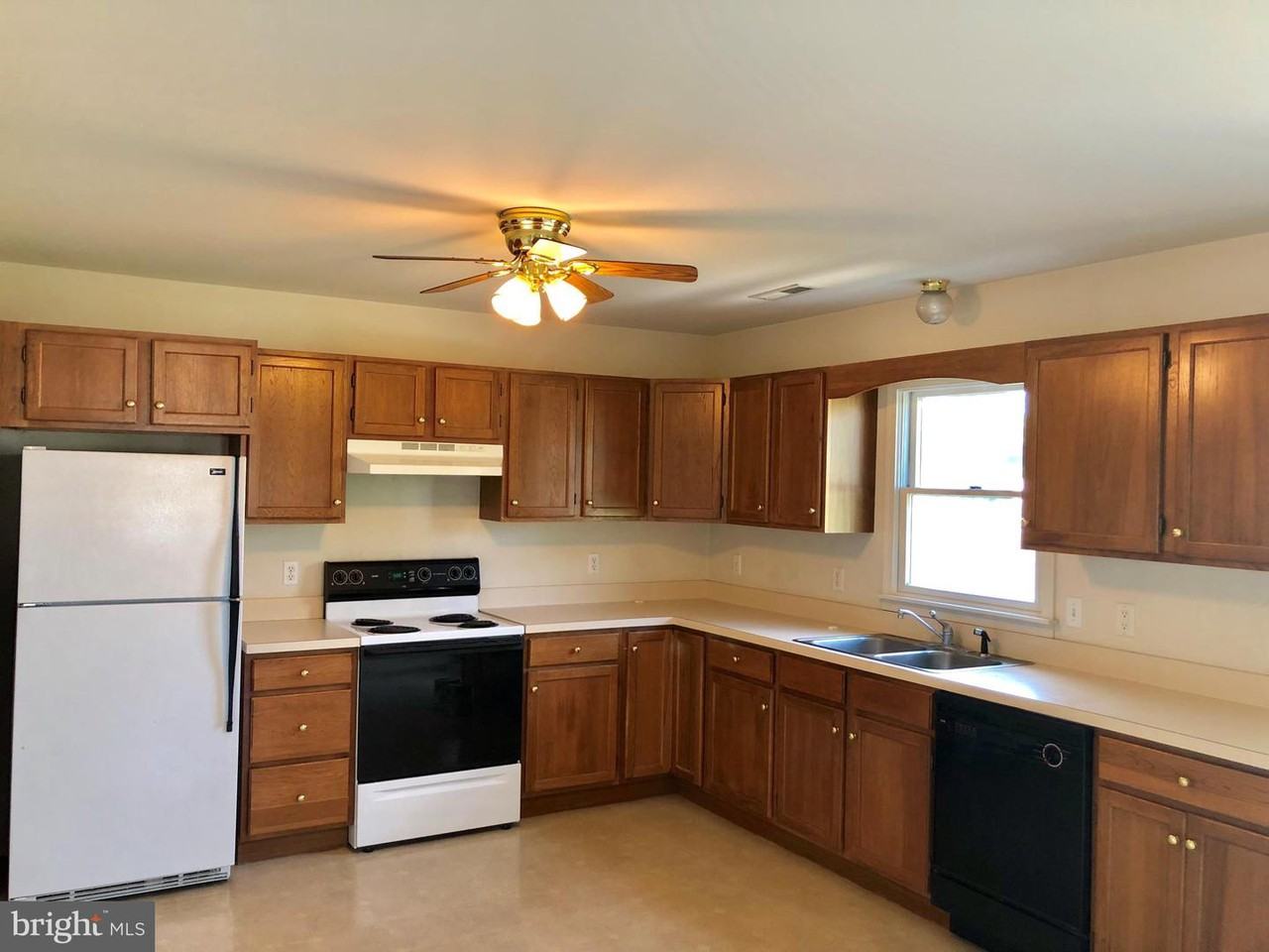 11595 Kimberly Drive - Photo 3 of 8