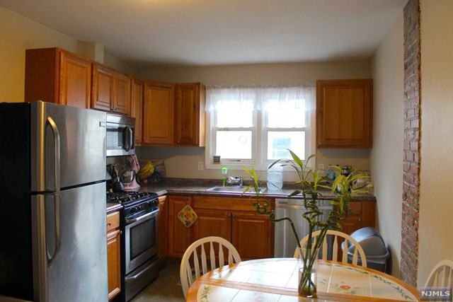 77 Lower Notch Road - Photo 3 of 5