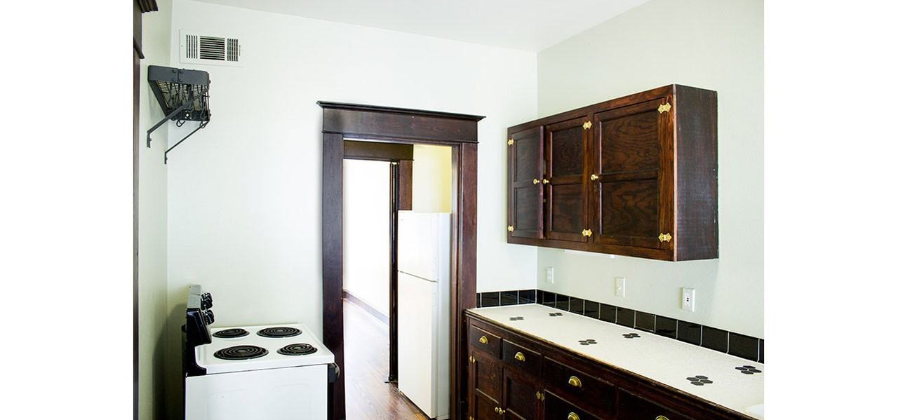 210 St Louis Ave - Photo 2 of 4