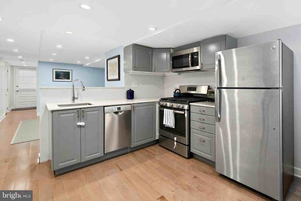 1754 Kilbourne Place #2 - Photo 3 of 10