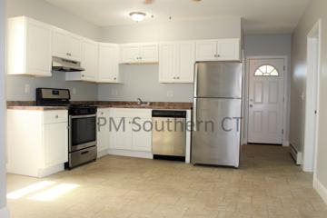 42 Dean Pl Bridgeport Ct 06610 2 Bedroom Apartment For