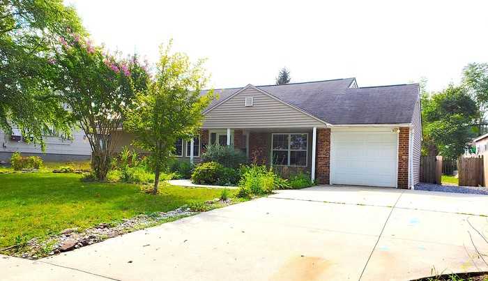 1021 Sussex Avenue - Photo 2 of 20