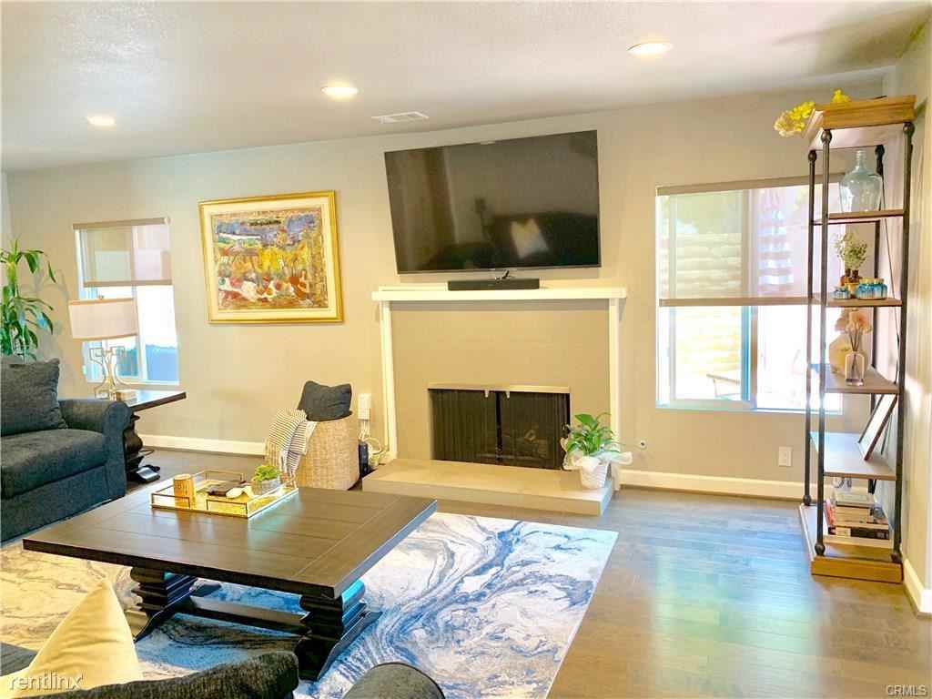 4104 Shorecrest Ln - Photo 2 of 10