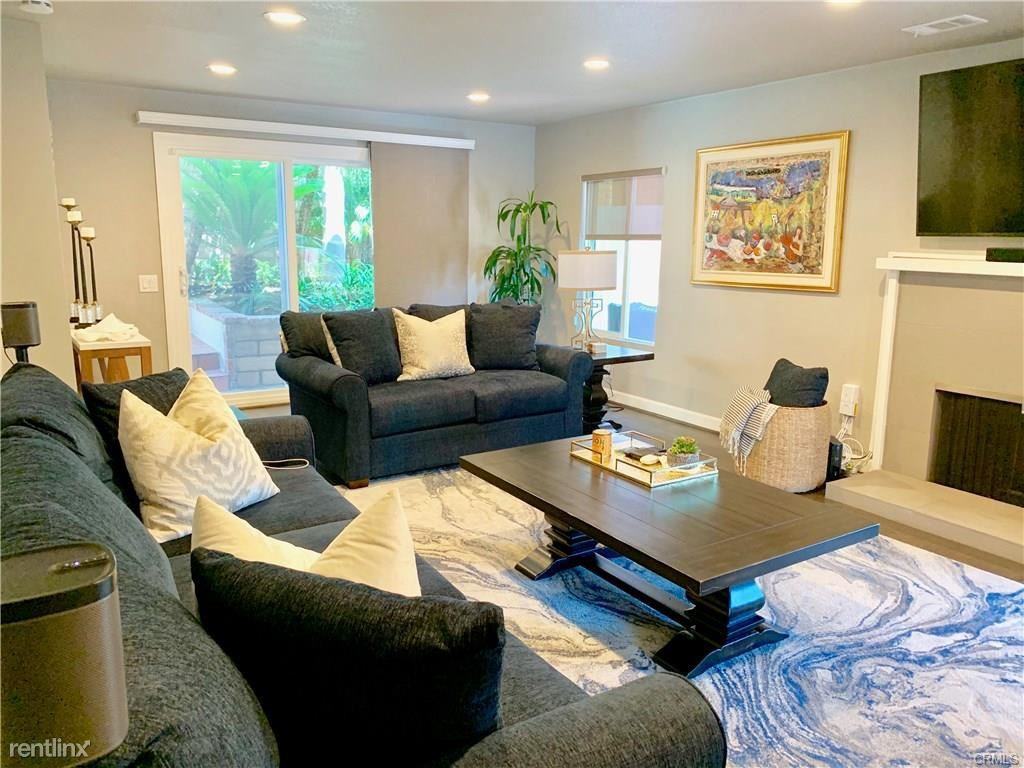 4104 Shorecrest Ln - Photo 3 of 10