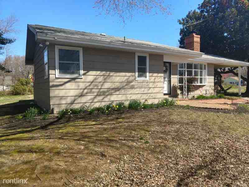 134 Chesapeake Estates Dr - Photo 2 of 9