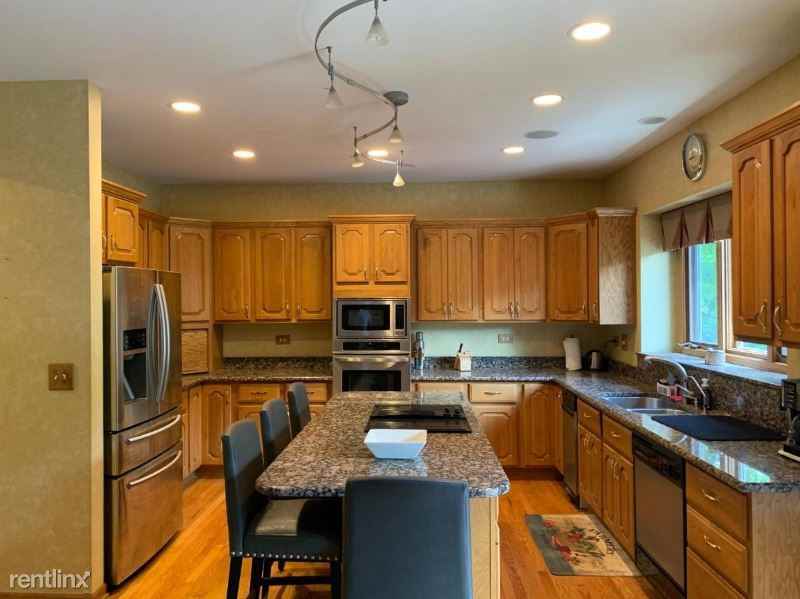 20345 Windflower Ct - Photo 3 of 11