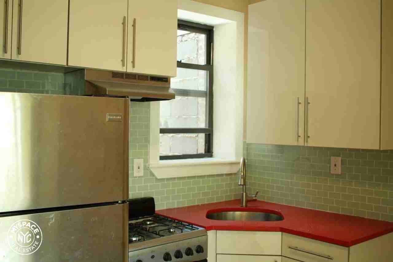 818 Macdonough St #1