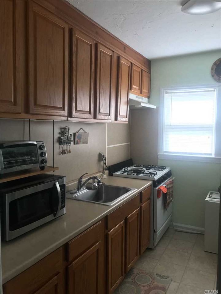 548 W Fulton St - Photo 2 of 6