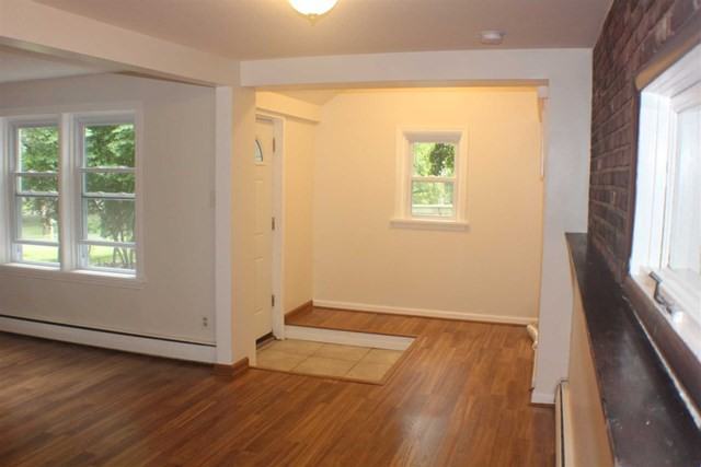 199 Bower Hl - Photo 3 of 9