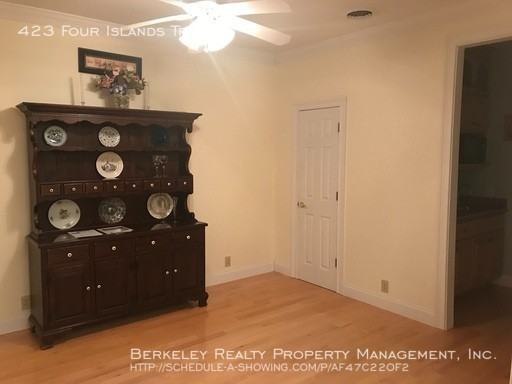 423 Four Islands Trail - Photo 3 of 26