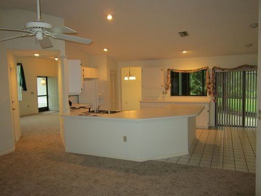 3320 Laurelwood Ct - Photo 2 of 9