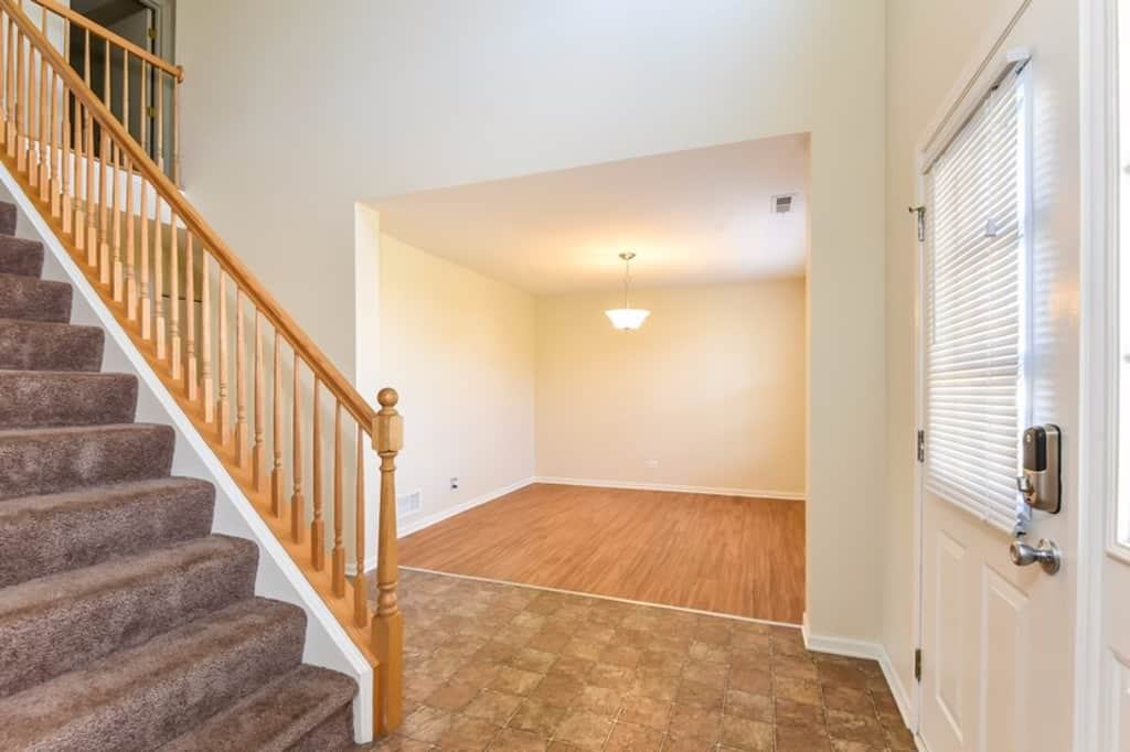 1620 Victoria Park Cir - Photo 2 of 20
