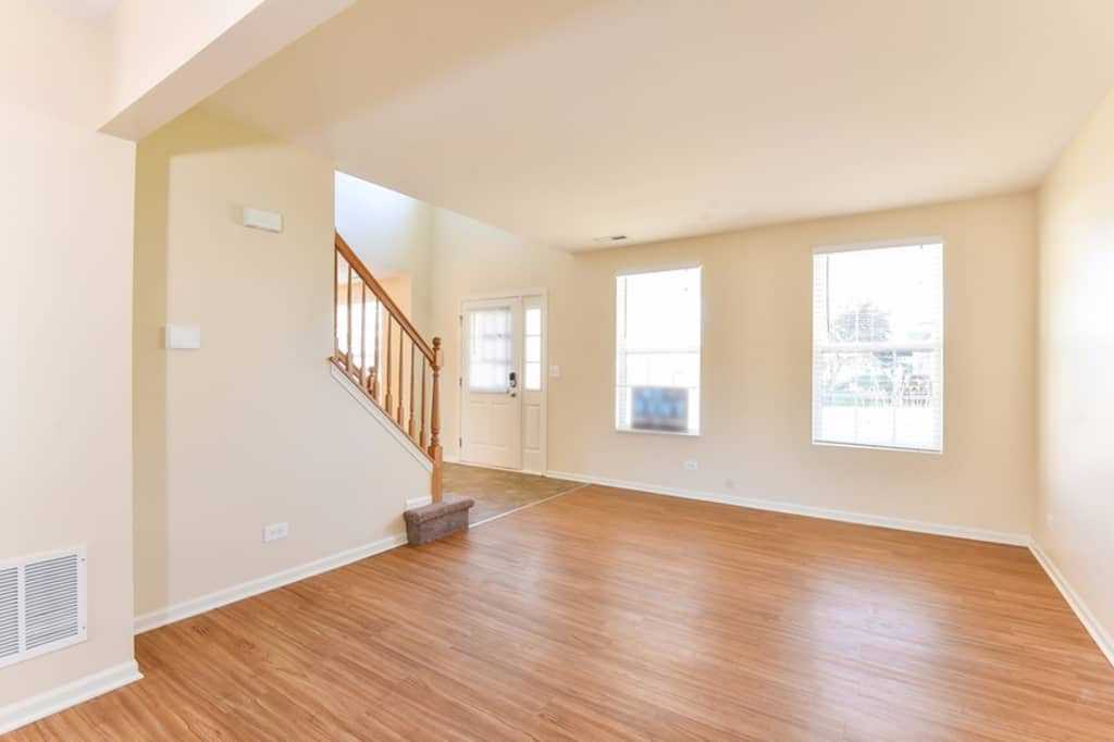 1620 Victoria Park Cir - Photo 3 of 20