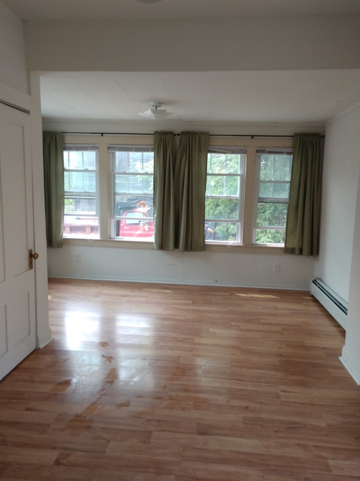 111 N Winooski Ave #1 - Photo 7 of 21