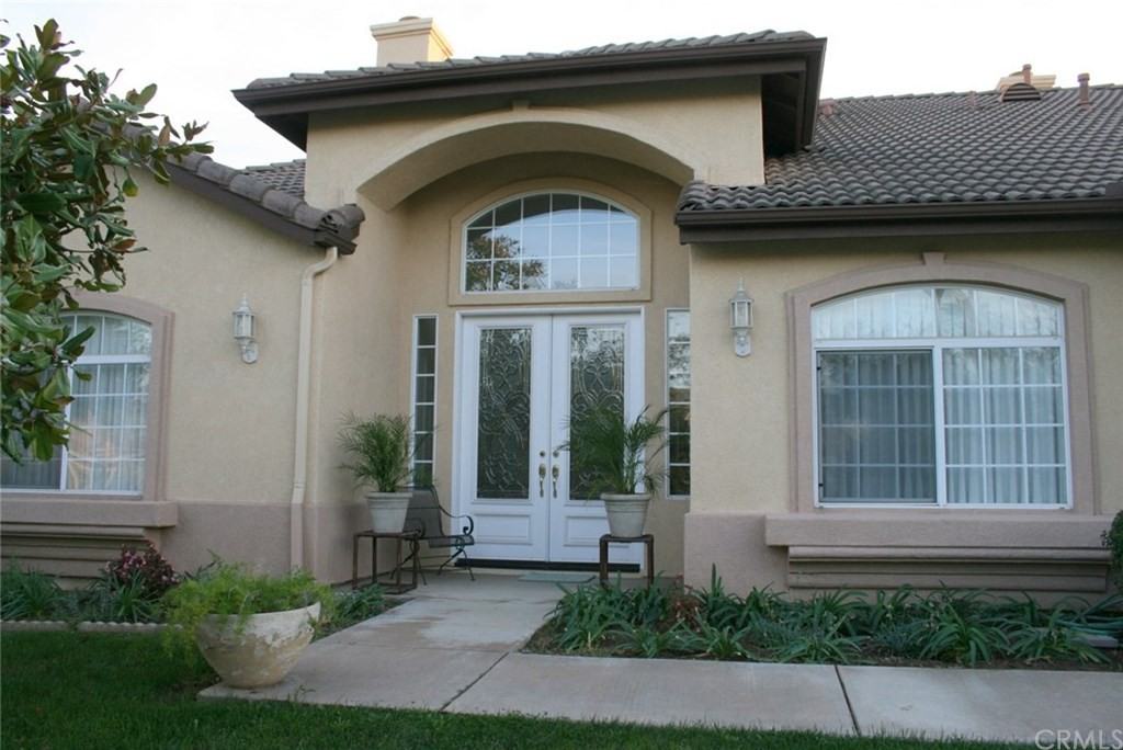 1048 La Vaughn Circle - Photo 2 of 23