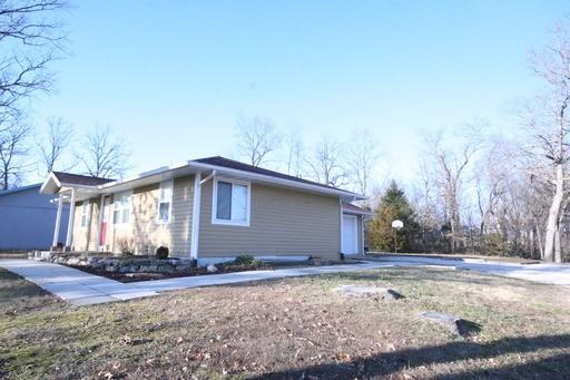 930 Malibu Rd - Photo 2 of 13