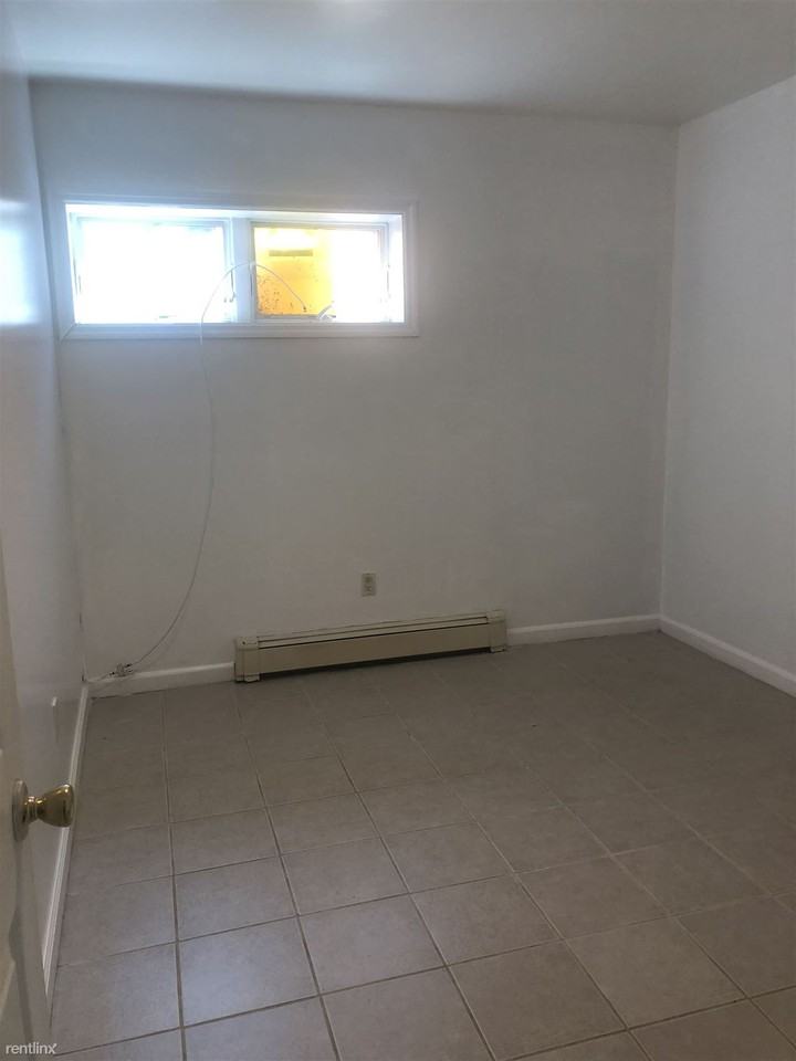 52 Montague St - Photo 2 of 5