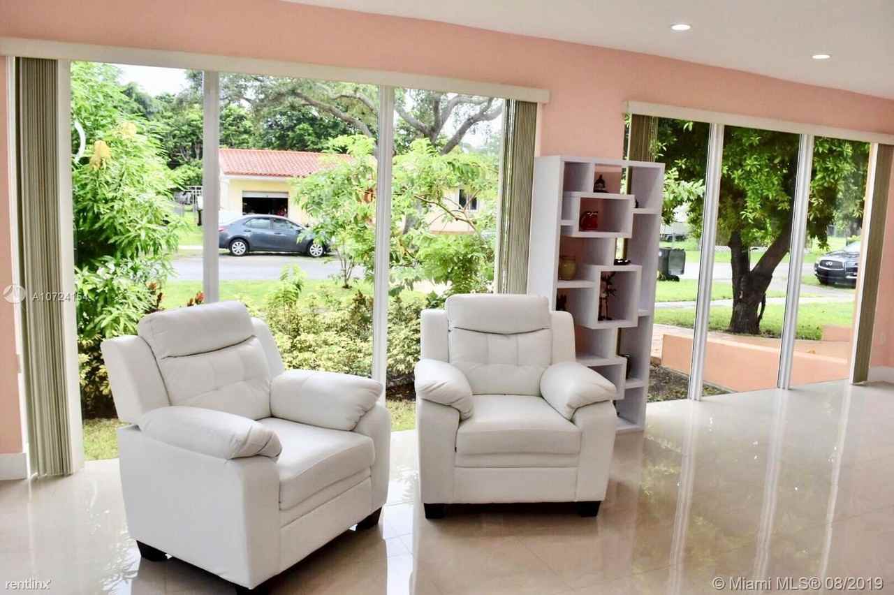 3831 Nw 60th Ct #0 - Photo 3 of 20