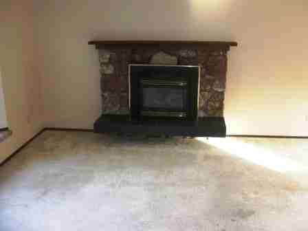 490 E Hazelwood Dr - Photo 2 of 5