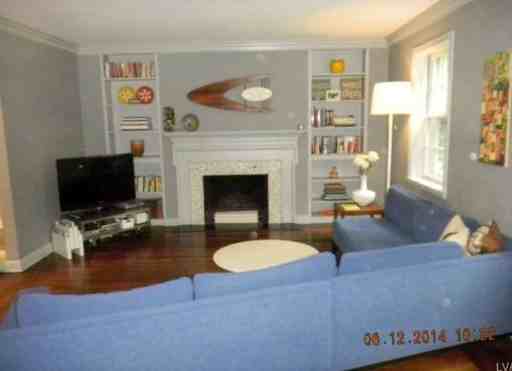 2729 W Allen St - Photo 2 of 10