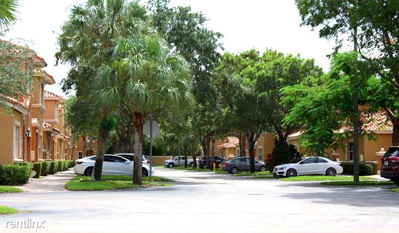 8531 Nw 139 Ter 1403 - Photo 2 of 31