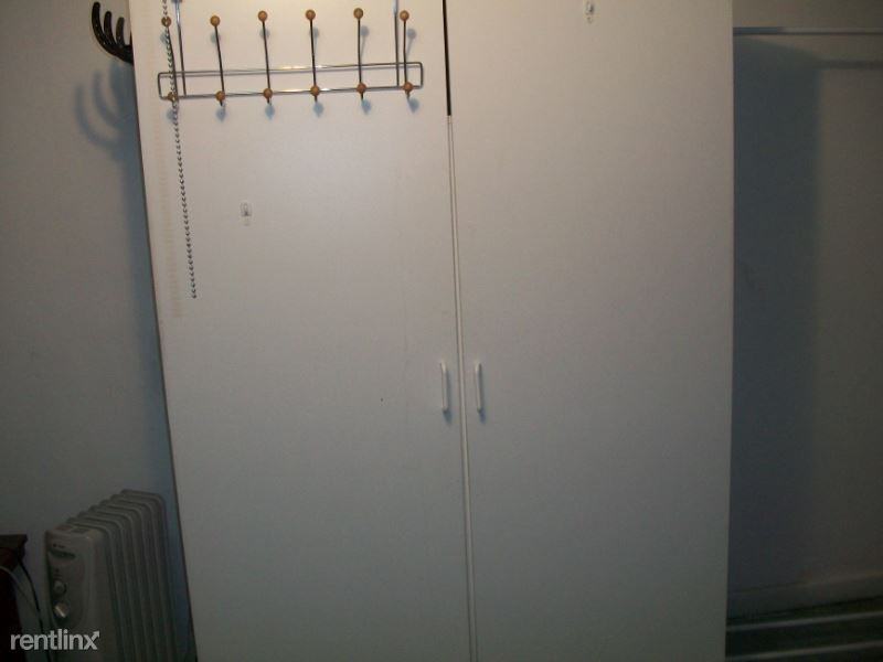 1613 W 34th Street So. Room1 - Photo 3 of 10