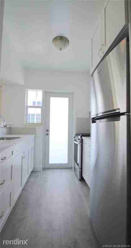 1035 Meridian Avenue Aa - Photo 2 of 21