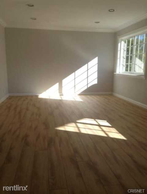 29395 Hillrise Dr - Photo 3 of 10