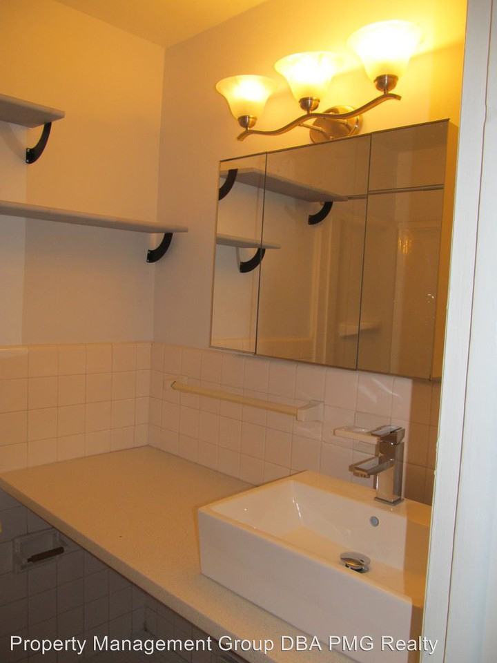 1336 Lombard St - Photo 3 of 4