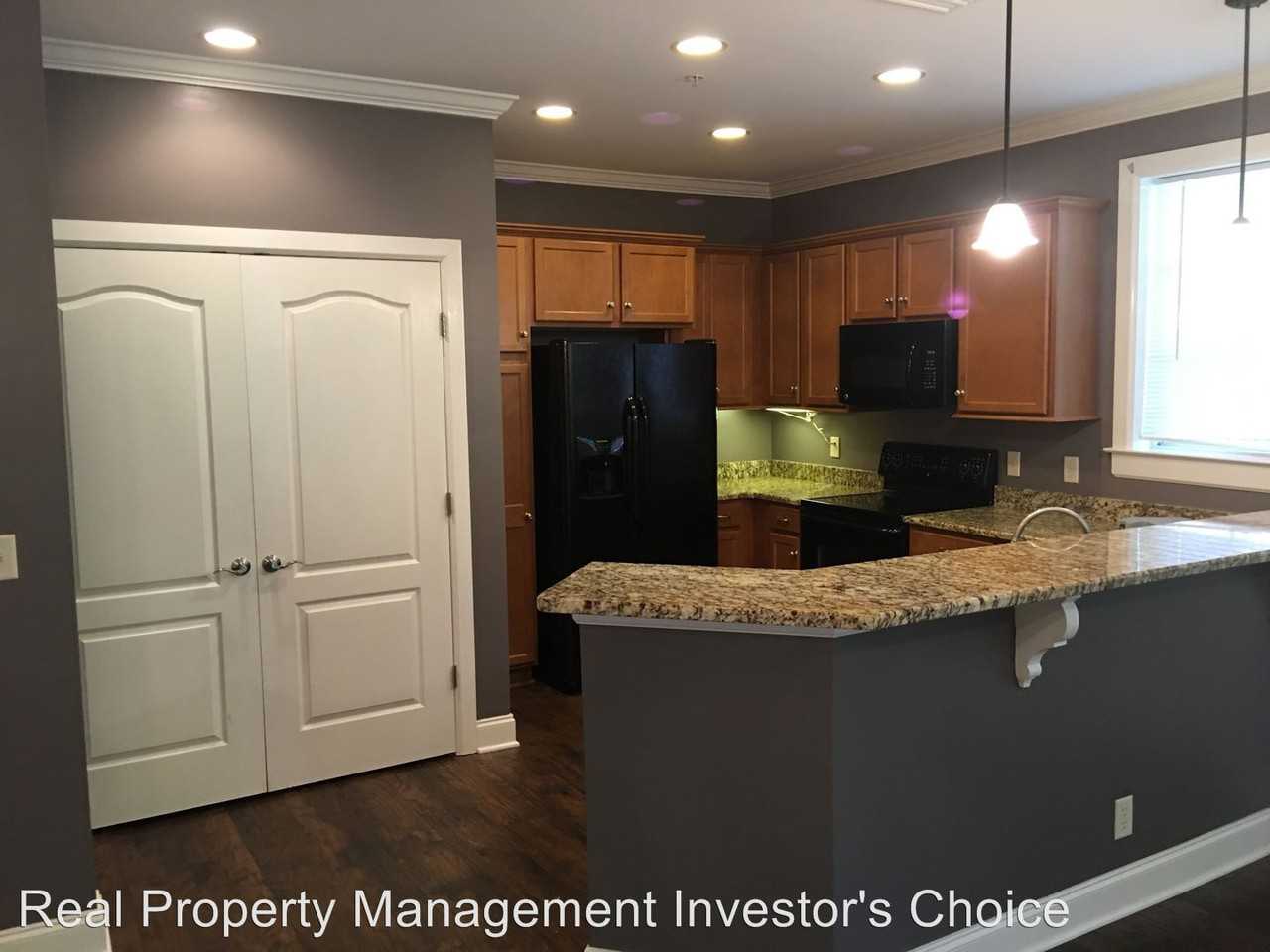 305 Seven Springs Way #104 - Photo 3 of 19