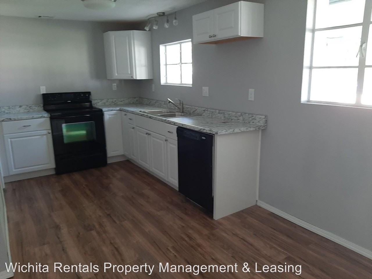 1607 Cron St - Photo 3 of 8