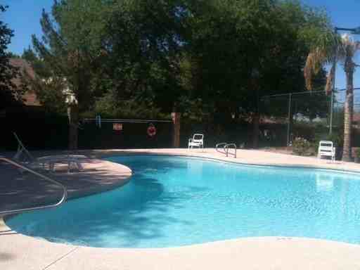 6604 W Jamaica Dr - Photo 2 of 7