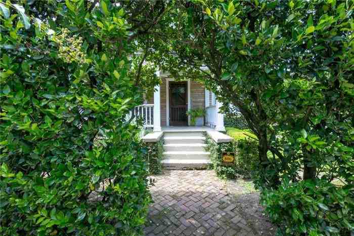 806 Lake Ave NE - Photo 2 of 32