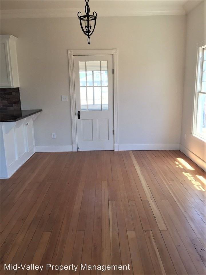 345 N F Street - Photo 3 of 11