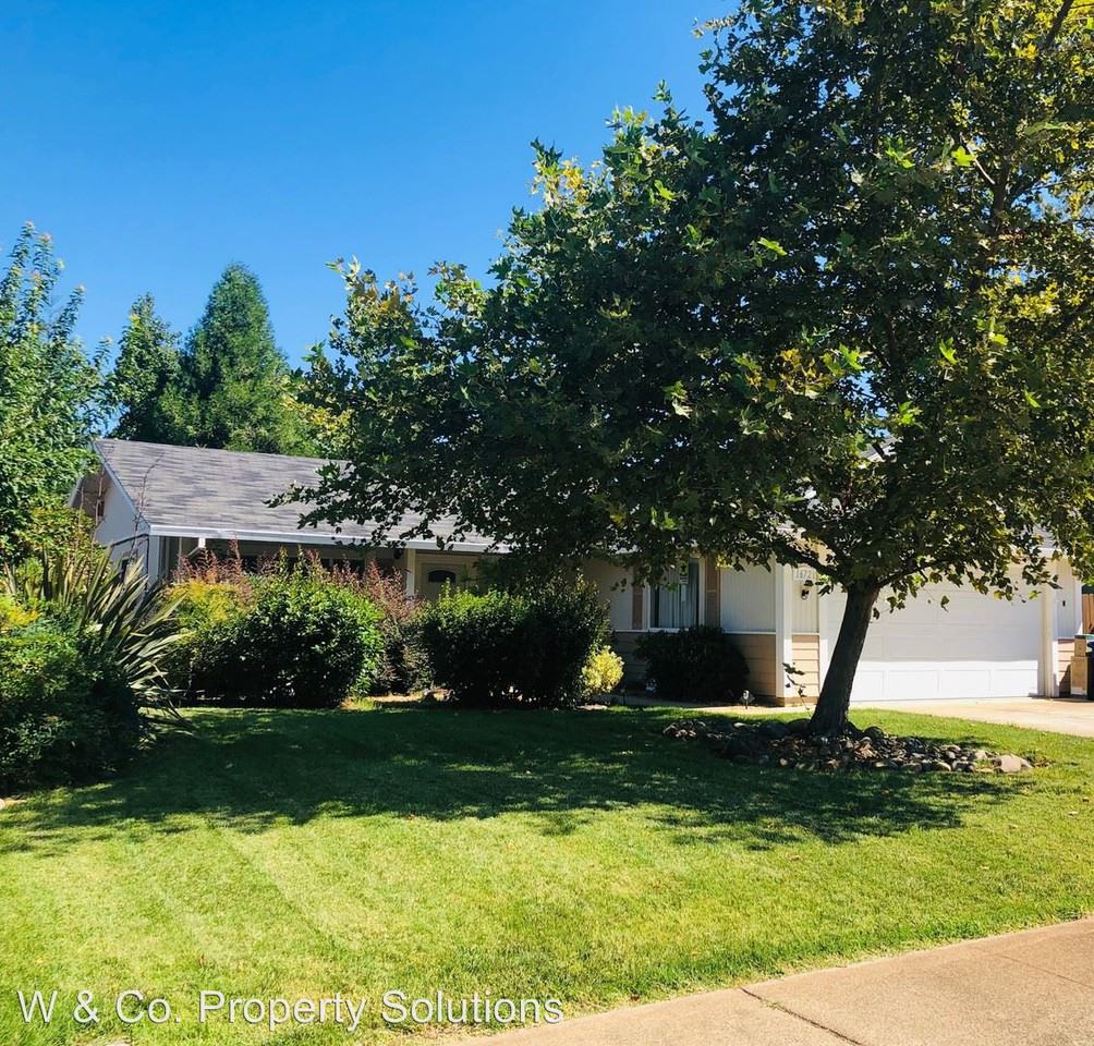 1672 Galaxy Way - Photo 2 of 2