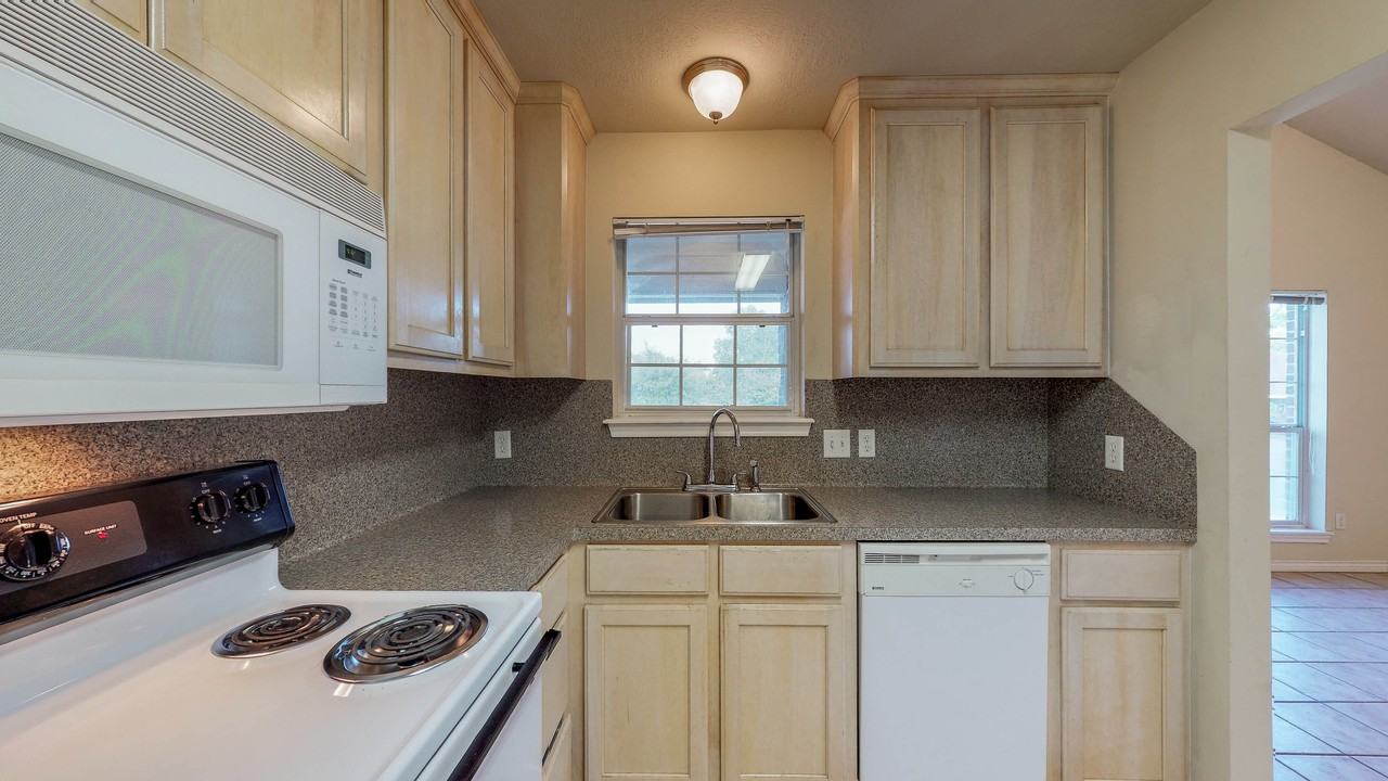 1420 Western Oaks Ct - Photo 3 of 34