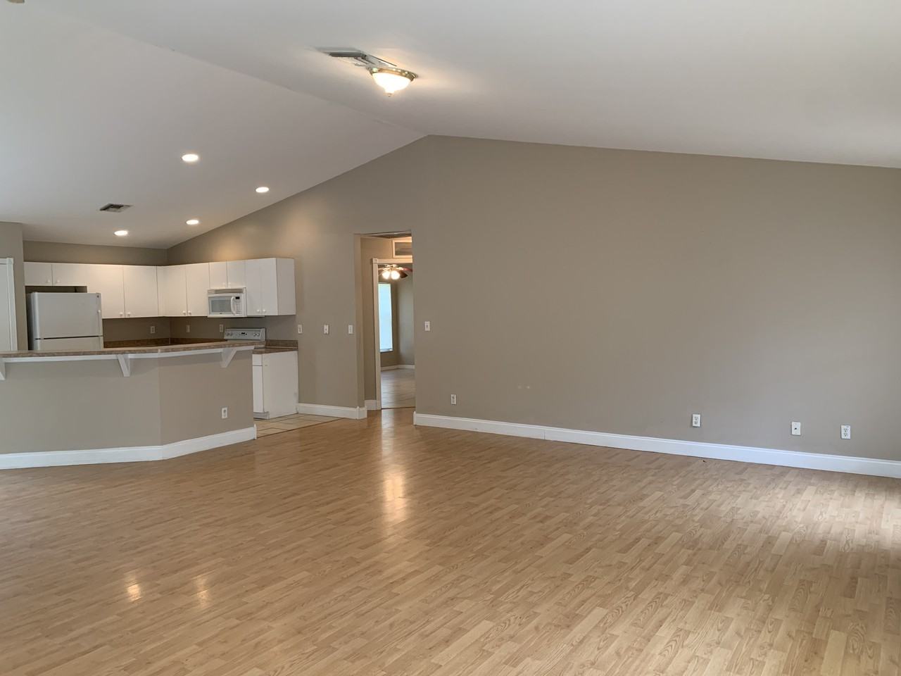 4512 4th St W - Photo 2 of 34