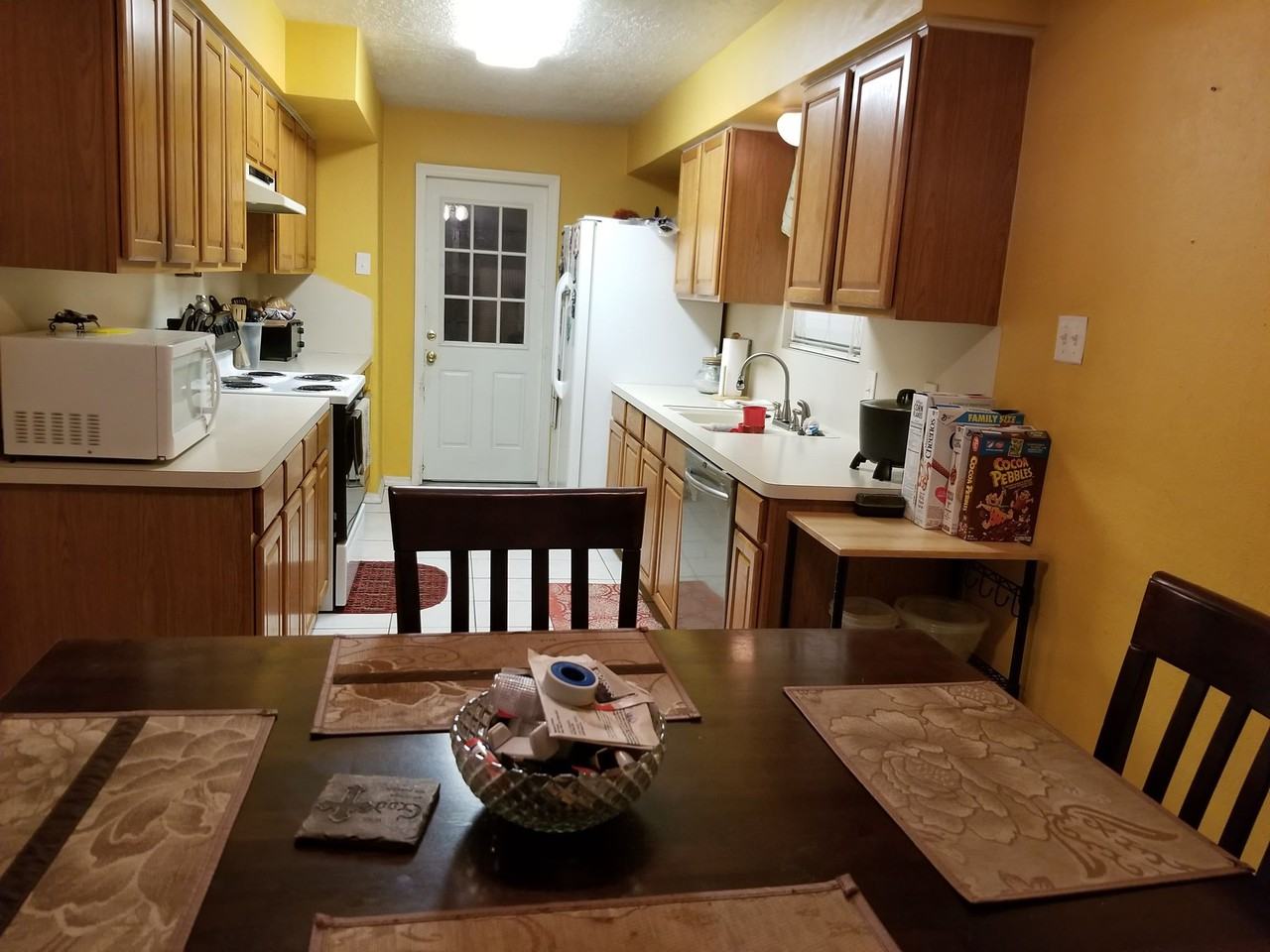 617 Grant St - Photo 2 of 3