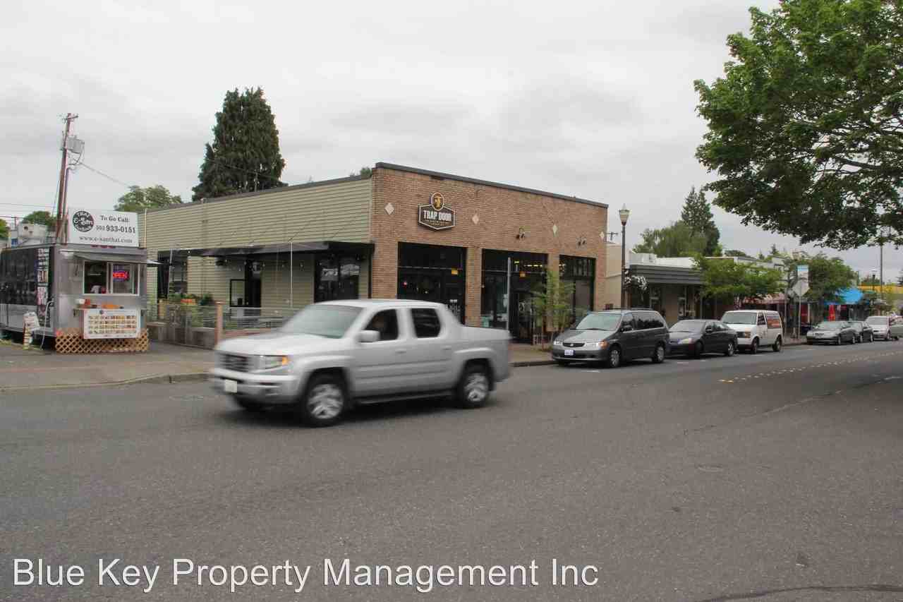 702 W 19th St - Photo 3 of 18