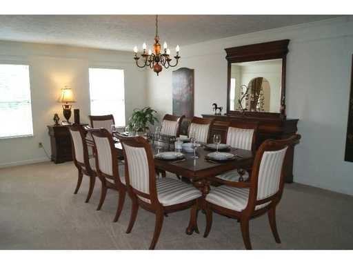 235 Dogwood Cir - Photo 3 of 14