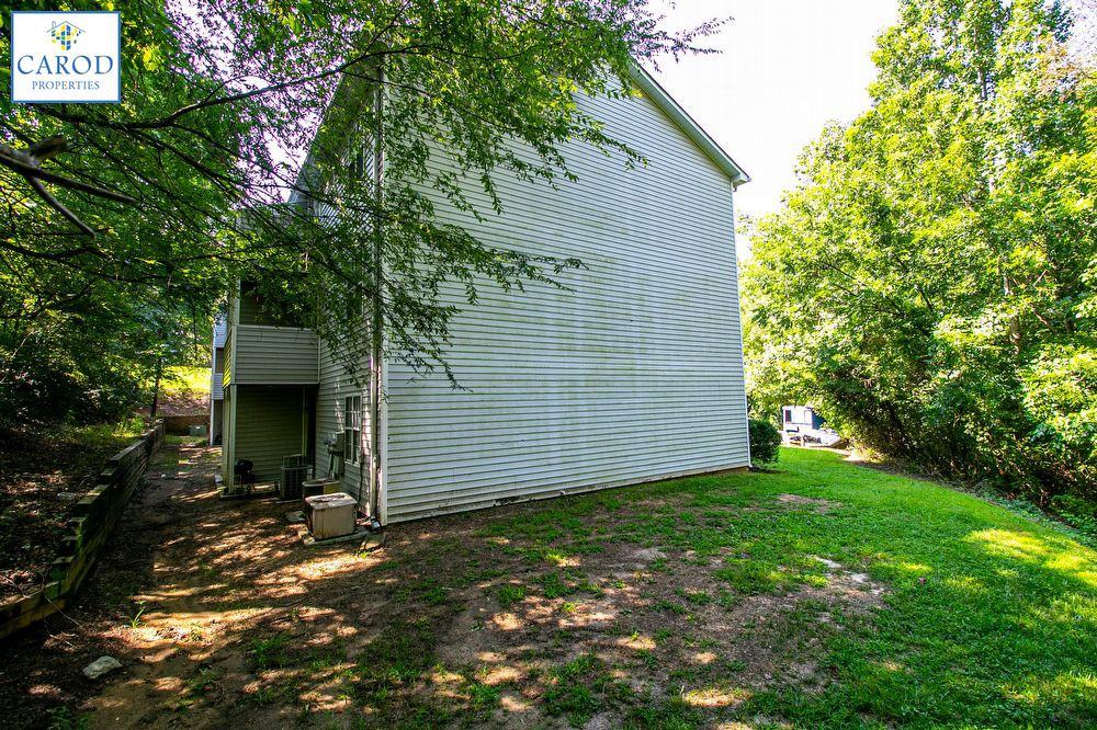 83 American Ave Ne - Photo 3 of 17