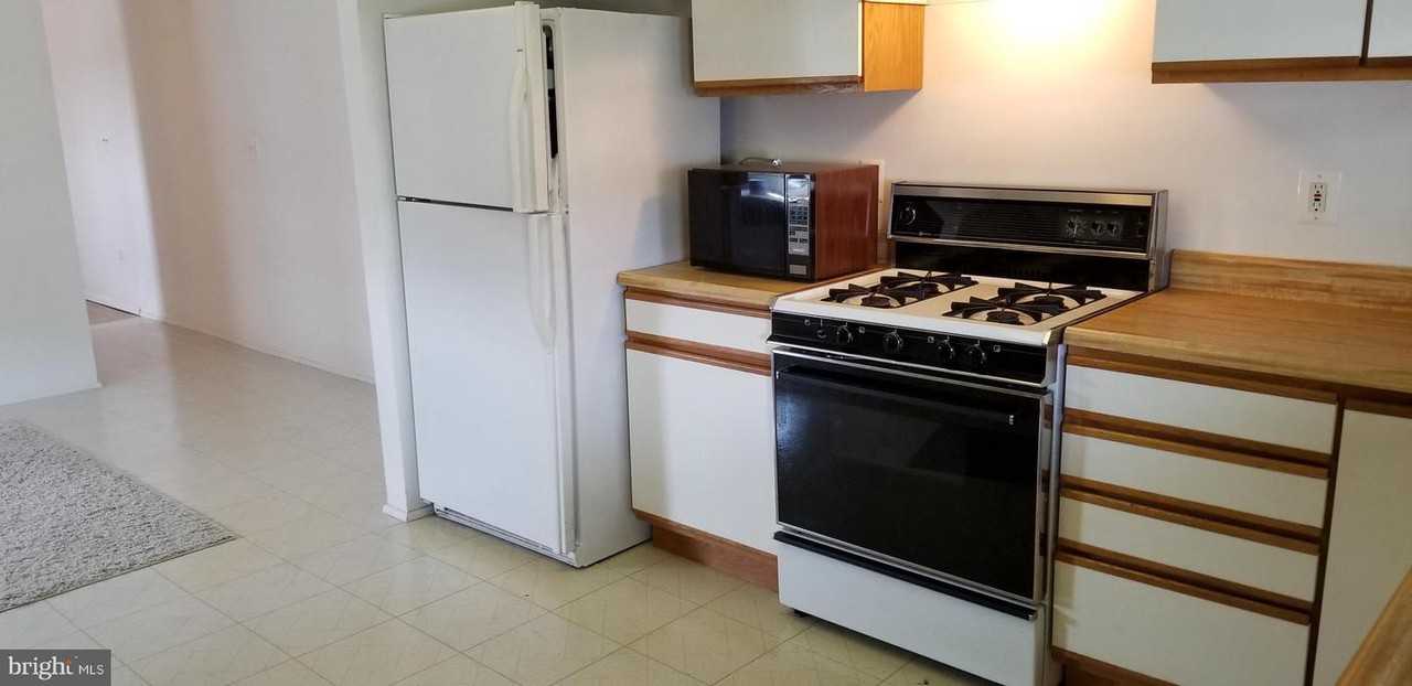 4418 N Point Blvd - Photo 3 of 11