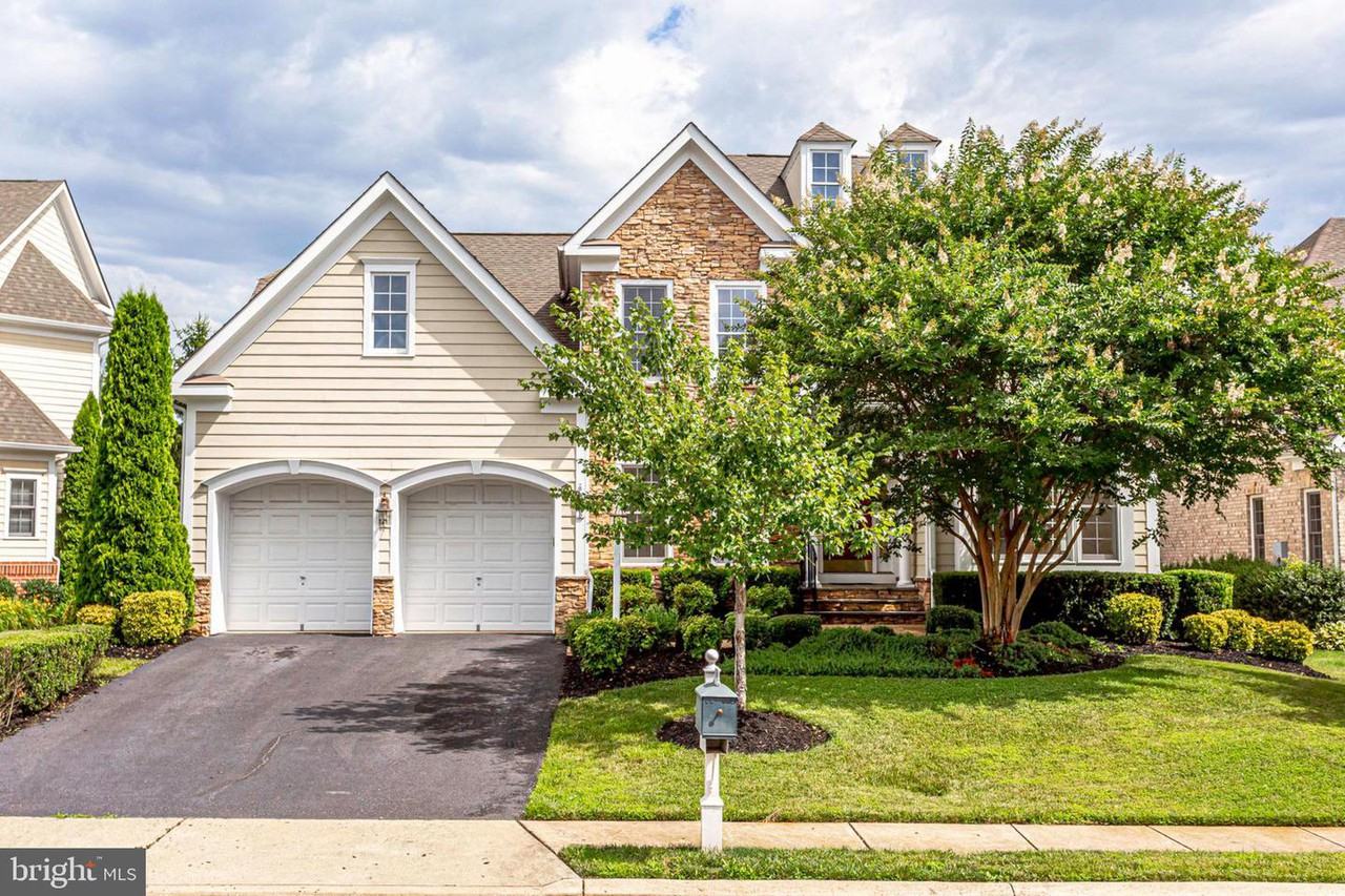 8158 Snead Loop - Photo 2 of 50