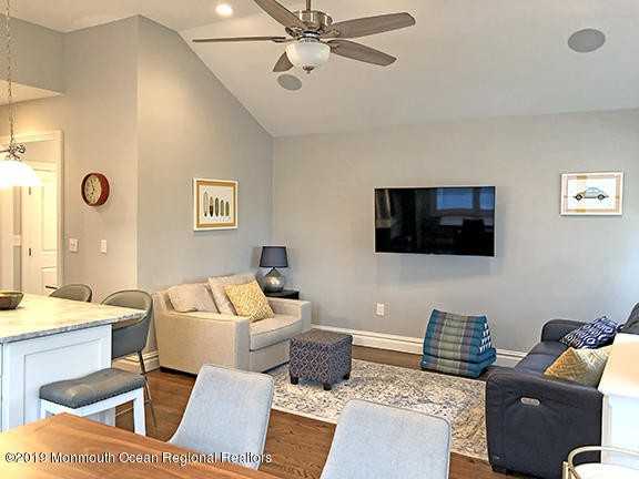18 Meadowbrook Avenue - Photo 3 of 26