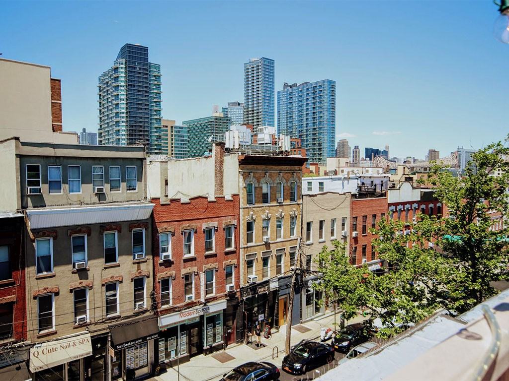 47-45 Vernon Boulevard - Photo 3 of 14